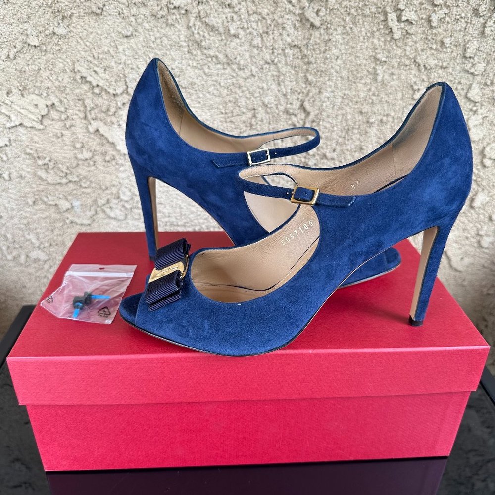 Salvatore Ferragamo Suede Heels Size: 8.5